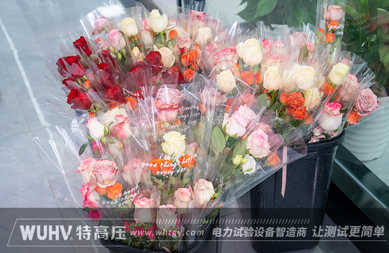 鲜花传情，心意暖心——武汉特高压2025情人节特别关怀